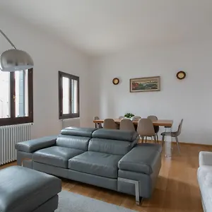 Residenza Pomponi Deluxe Apartment Venice