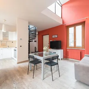 Heart Centre Navigli 3 Levels Apartment Milan